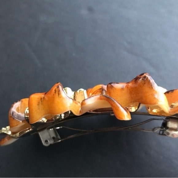 Barrette Bundle, Vintage Amber and Gold Floral Clip & Long Textured Gold Clip - Picture 6 of 16